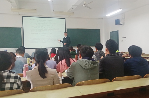 1524792928563059197.jpg 卢时光.jpg