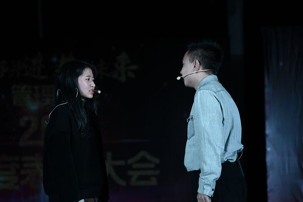 1514474552190057554.jpg 短剑《爸爸妈妈再爱我一次》2节目一.jpg