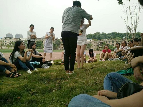 1473156189757048650.jpg 外国语学院团学培训.jpg