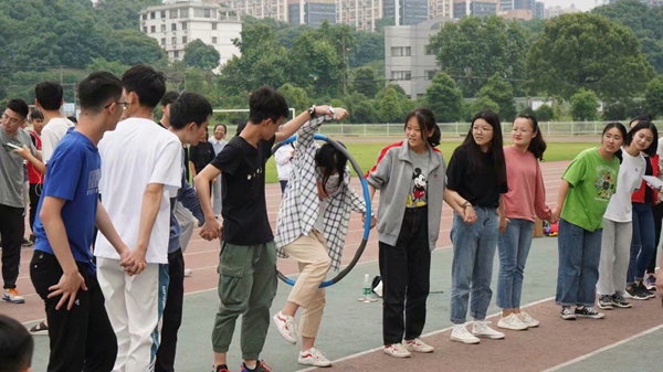 1560306391681063286.jpg 趣味运动会_副本.jpg
